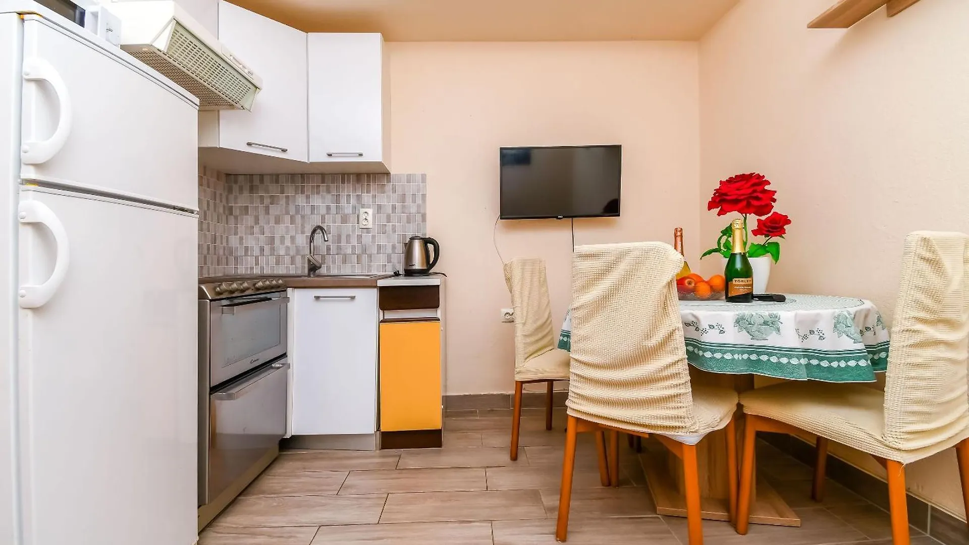 Apartments Fidelis 0*, Trogir